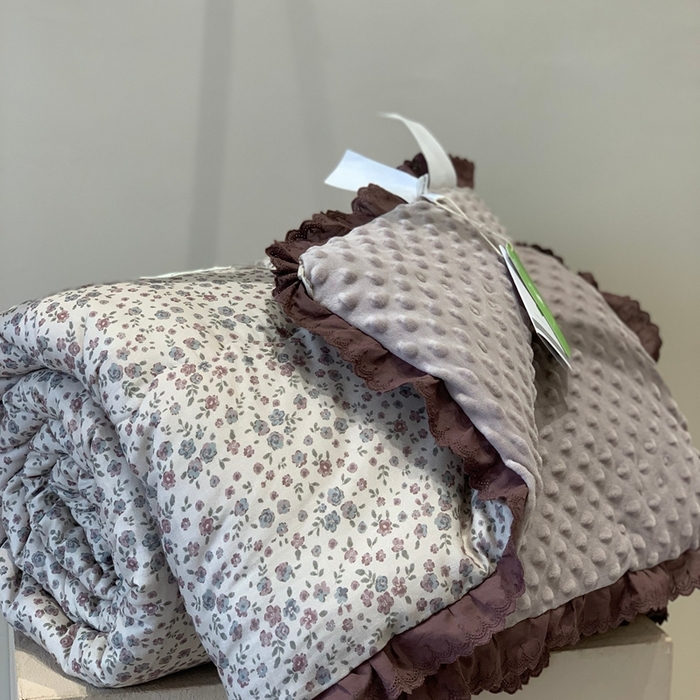 91家纺网 家纺一手货源 找家纺 汇庭 2025秋冬新·花边款单双人豆豆被系列 桃花溪