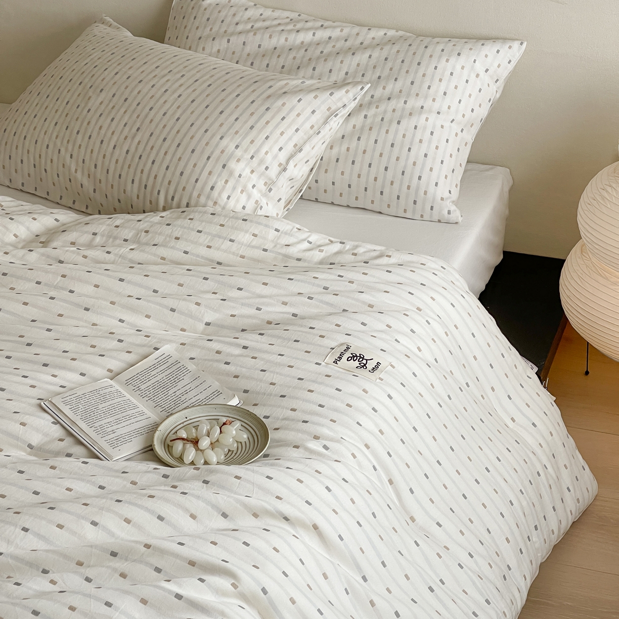 91家纺网 家纺一手货源 找家纺 佳汐蓝家纺 2025新款色织酵洗云感被 夏被 春秋被 冬被 被子被芯 极光-米白