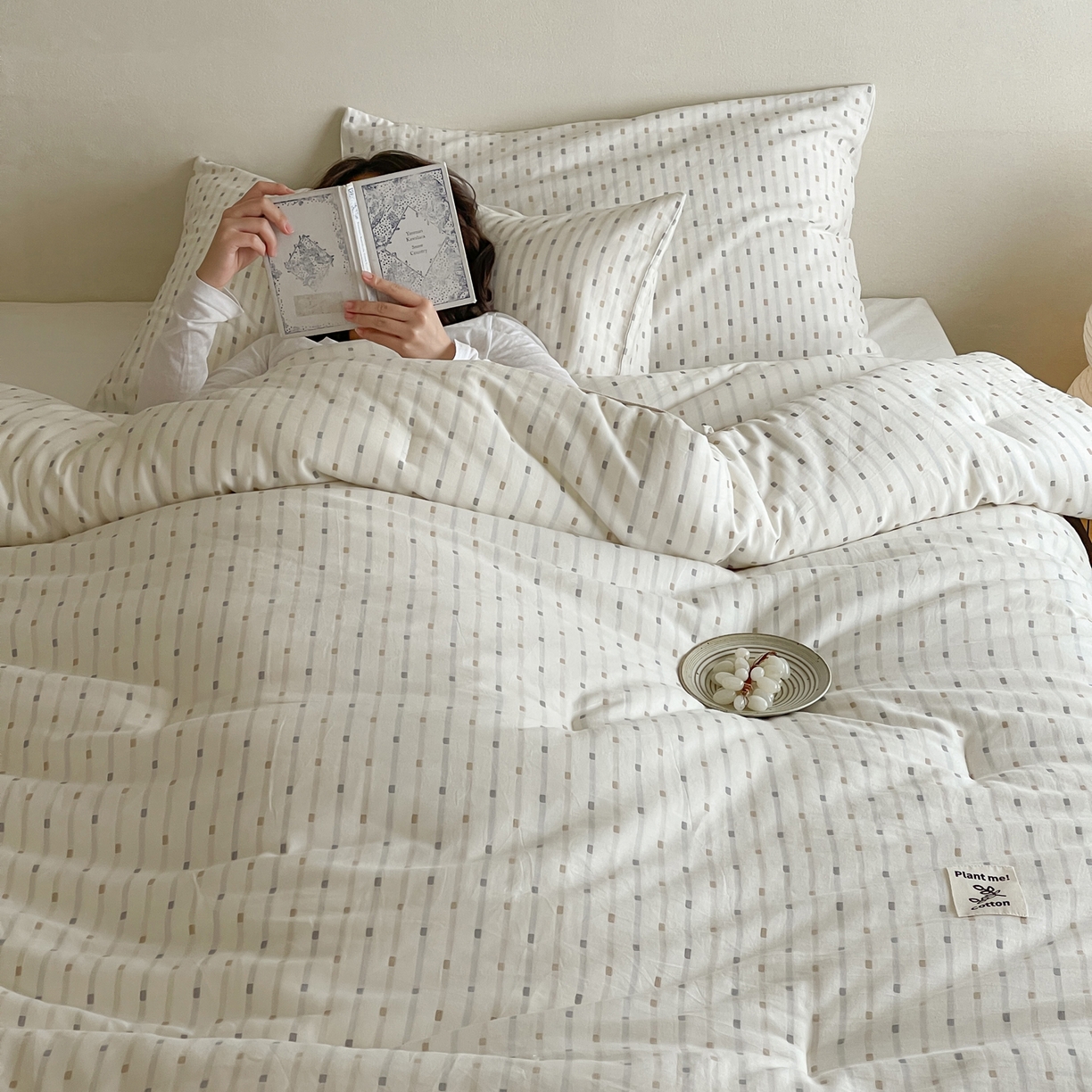 91家纺网 家纺一手货源 找家纺 佳汐蓝家纺 2025新款色织酵洗云感被 夏被 春秋被 冬被 被子被芯 极光-米白