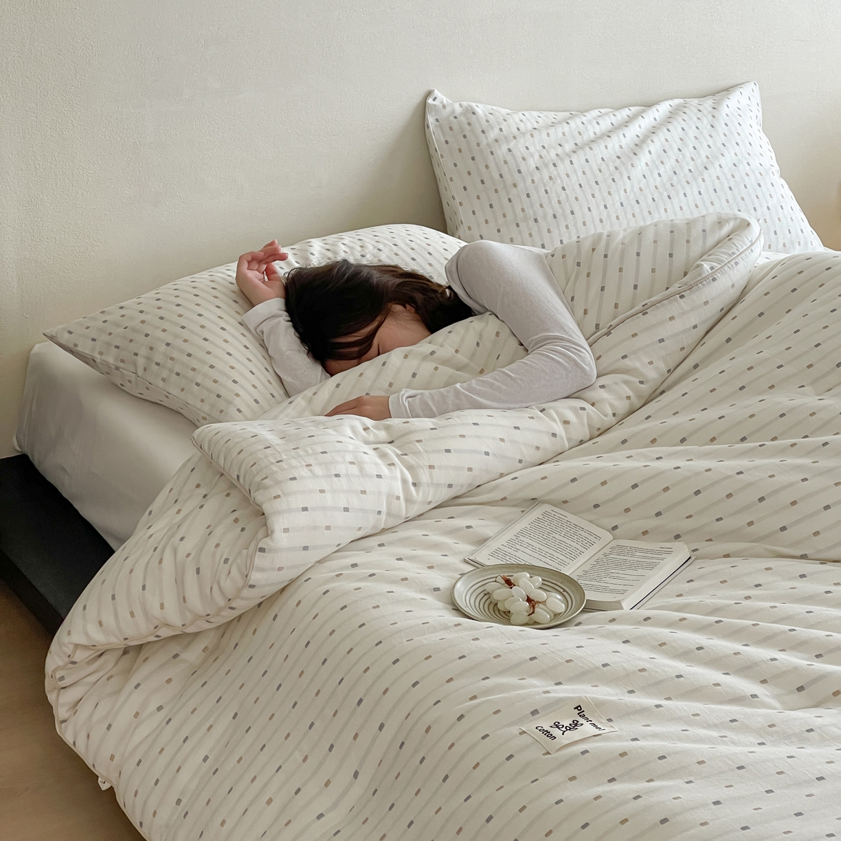 91家纺网 家纺一手货源 找家纺 佳汐蓝家纺 2025新款色织酵洗云感被 夏被 春秋被 冬被 被子被芯 极光-米白