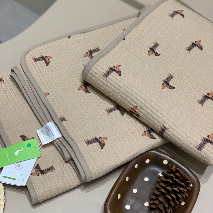 91家纺网 家纺一手货源 找家纺 汇庭 2025秋冬新款慕斯单品床盖系列 班尼狗庄园