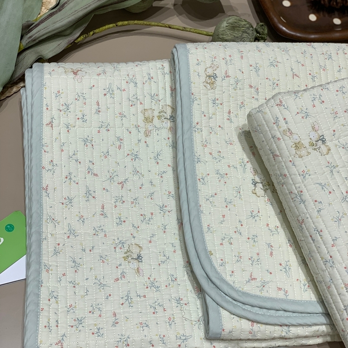 91家纺网 家纺一手货源 找家纺 汇庭 2025秋冬新款慕斯单品床盖系列 奇妙兔庄园