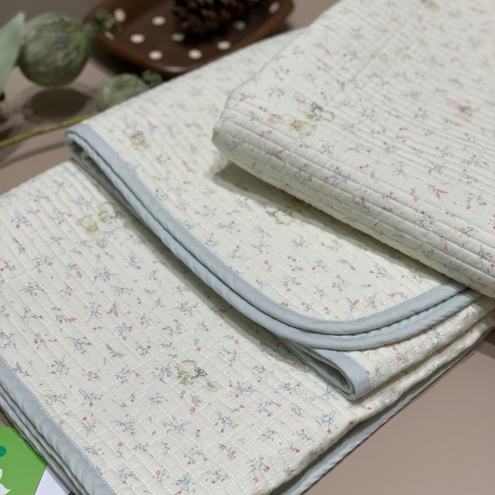 91家纺网 家纺一手货源 找家纺 汇庭 2025秋冬新款慕斯单品床盖系列 奇妙兔庄园