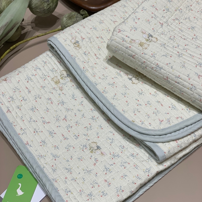 91家纺网 家纺一手货源 找家纺 汇庭 2025秋冬新款慕斯单品床盖系列 奇妙兔庄园