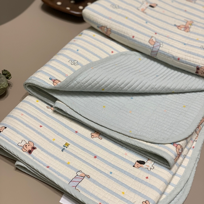 91家纺网 家纺一手货源 找家纺 汇庭 2025秋冬新款慕斯单品床盖系列 小狗美美