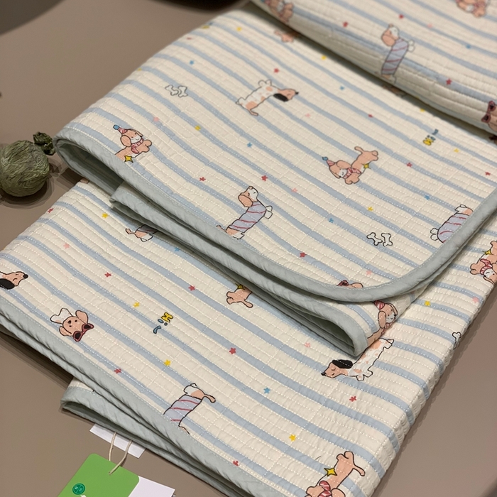 91家纺网 家纺一手货源 找家纺 汇庭 2025秋冬新款慕斯单品床盖系列 小狗美美