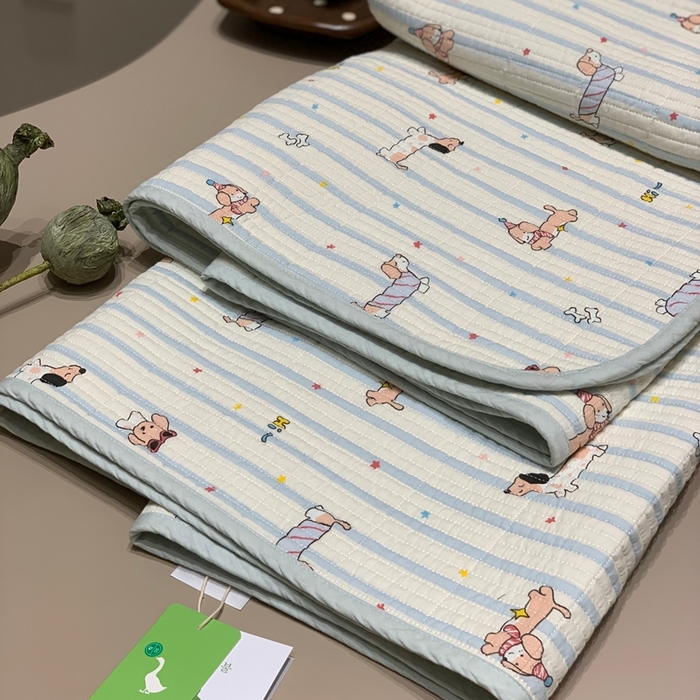 91家纺网 家纺一手货源 找家纺 汇庭 2025秋冬新款慕斯单品床盖系列 小狗美美