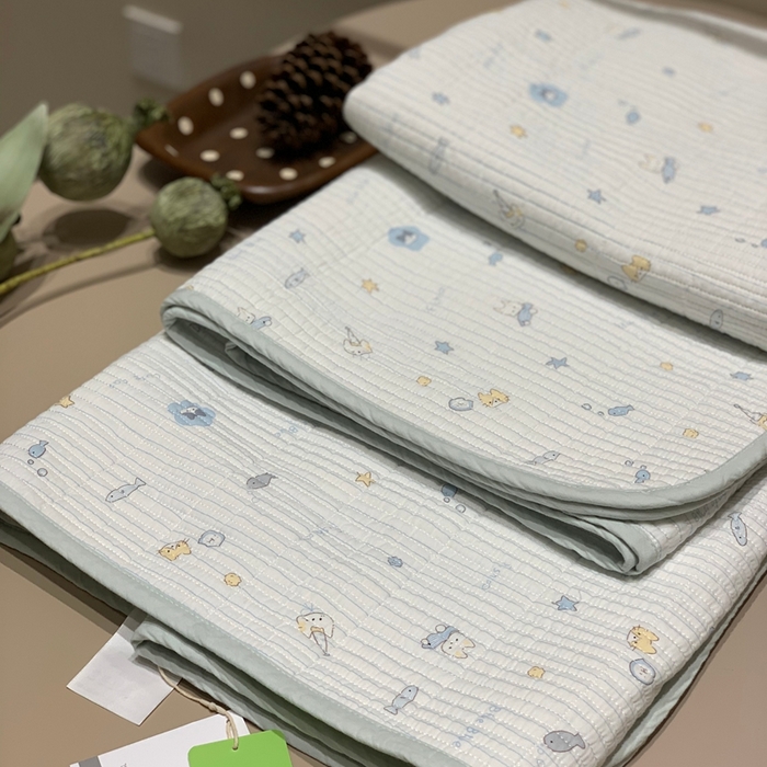 91家纺网 家纺一手货源 找家纺 汇庭 2025秋冬新款慕斯单品床盖系列 鱼儿蓝庄园