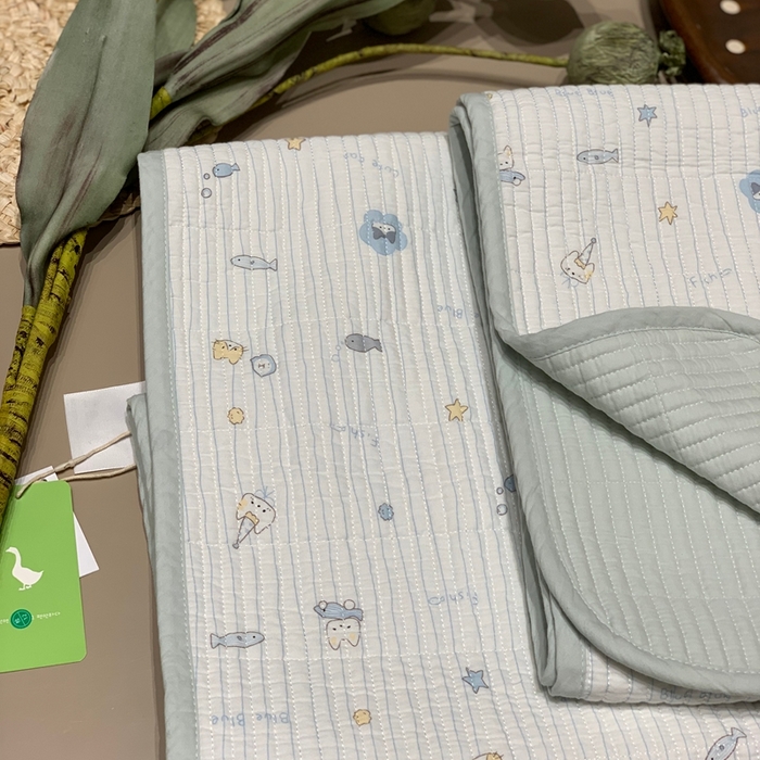 91家纺网 家纺一手货源 找家纺 汇庭 2025秋冬新款慕斯单品床盖系列 鱼儿蓝庄园