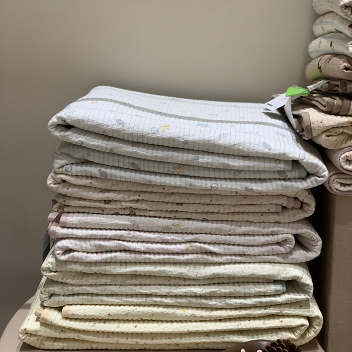 91家纺网 家纺一手货源 找家纺 汇庭 2025秋冬新款慕斯单品床盖系列 组合图仅供参考