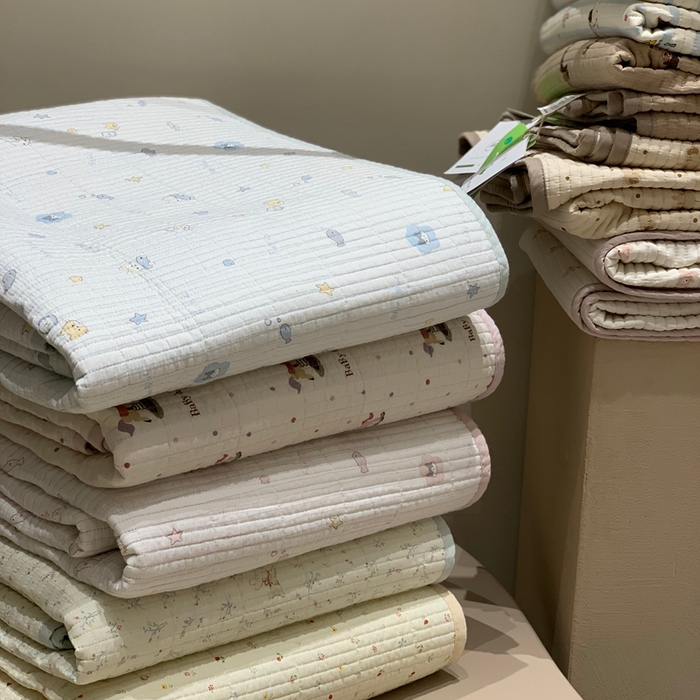 91家纺网 家纺一手货源 找家纺 汇庭 2025秋冬新款慕斯单品床盖系列 组合图仅供参考