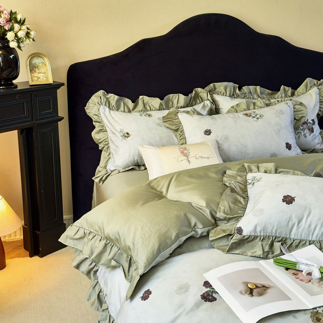 91家纺网 家纺一手货源 找家纺 未来家居 2025新款法式全棉贡缎花边款数码印花四件套 津妮亚-绿