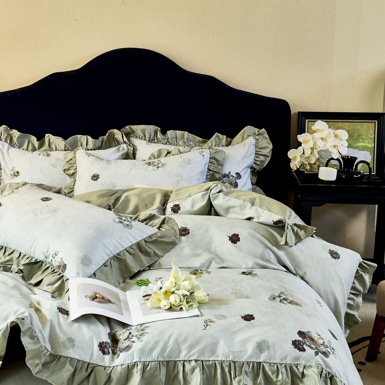 91家纺网 家纺一手货源 找家纺 未来家居 2025新款法式全棉贡缎花边款数码印花四件套 津妮亚-绿