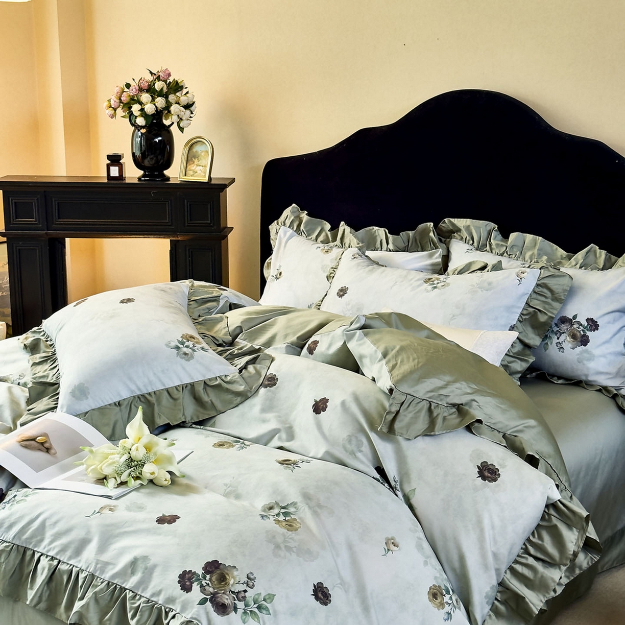 91家纺网 家纺一手货源 找家纺 未来家居 2025新款法式全棉贡缎花边款数码印花四件套 津妮亚-绿