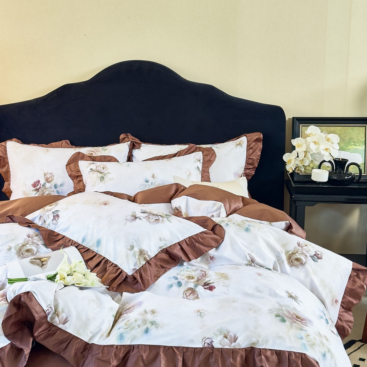 91家纺网 家纺一手货源 找家纺 未来家居 2025新款法式全棉贡缎花边款数码印花四件套 槿薇-绿