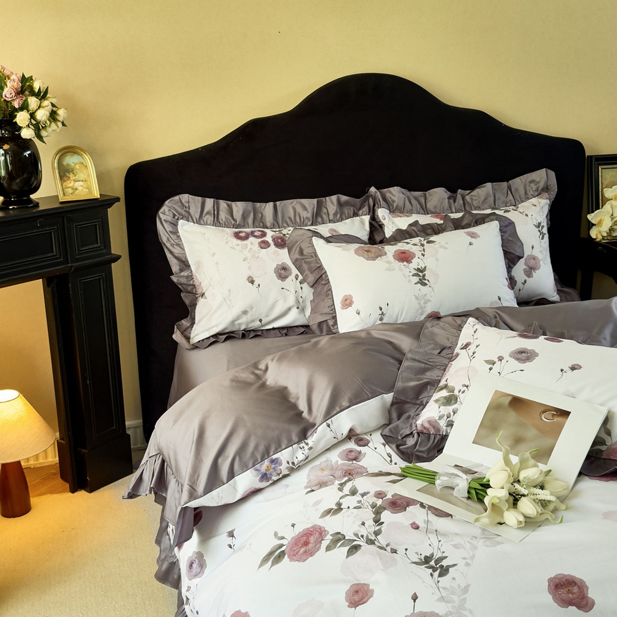 91家纺网 家纺一手货源 找家纺 未来家居 2025新款法式全棉贡缎花边款数码印花四件套 疏棠-紫