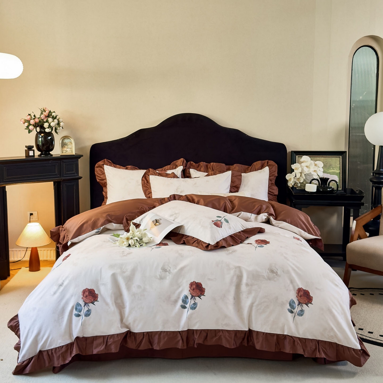 91家纺网 家纺一手货源 找家纺 未来家居 2025新款法式全棉贡缎花边款数码印花四件套 晚笙-米