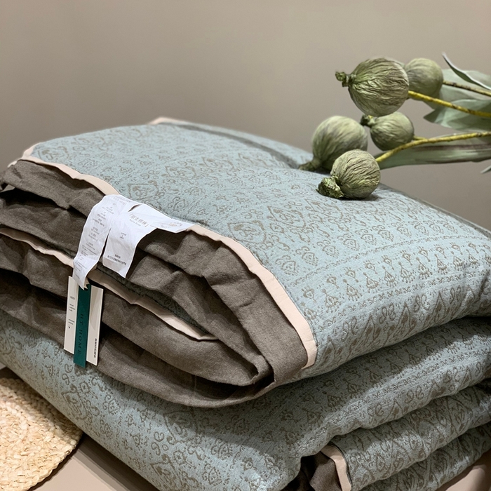 91家纺网 家纺一手货源 找家纺 汇庭 2025秋冬新款·色织大提花春秋被系列 艾比斯蓝