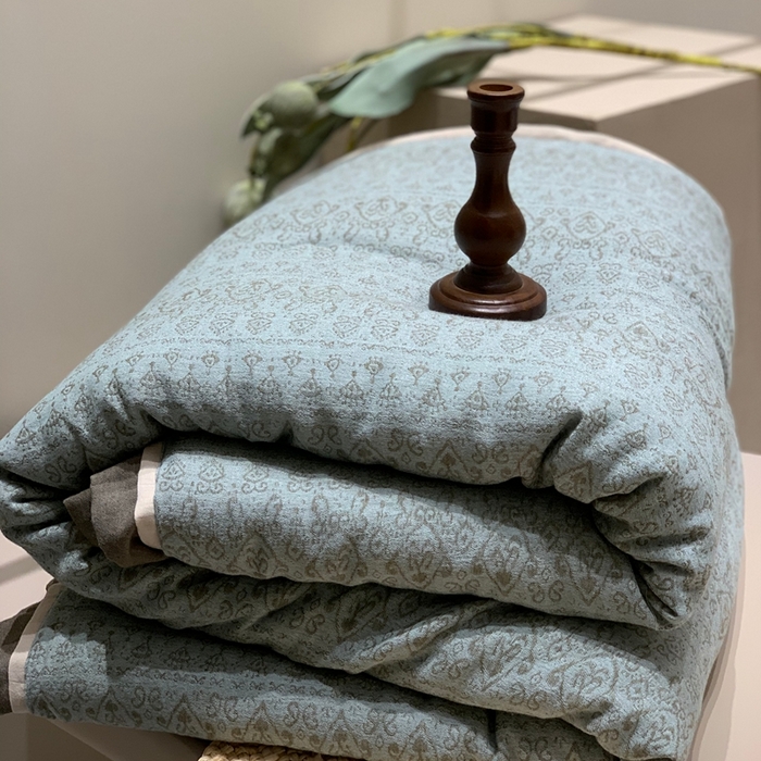 91家纺网 家纺一手货源 找家纺 汇庭 2025秋冬新款·色织大提花春秋被系列 艾比斯蓝