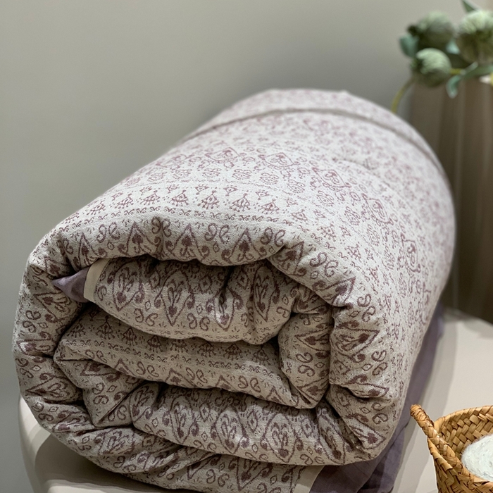 91家纺网 家纺一手货源 找家纺 汇庭 2025秋冬新款·色织大提花春秋被系列 艾比斯紫