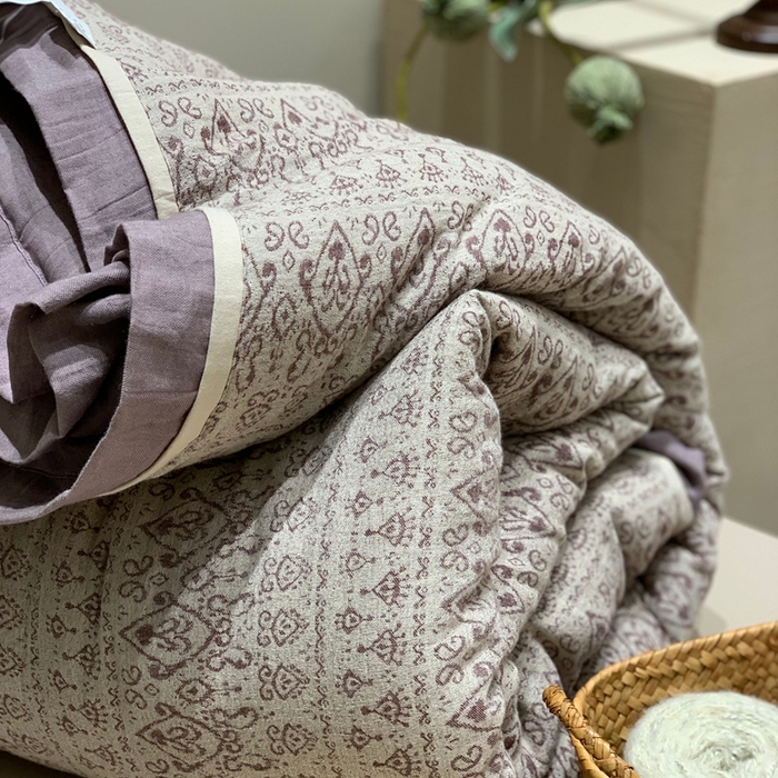 91家纺网 家纺一手货源 找家纺 汇庭 2025秋冬新款·色织大提花春秋被系列 艾比斯紫