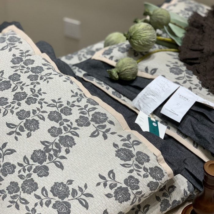 91家纺网 家纺一手货源 找家纺 汇庭 2025秋冬新款·色织大提花春秋被系列 玫瑰之约深蓝