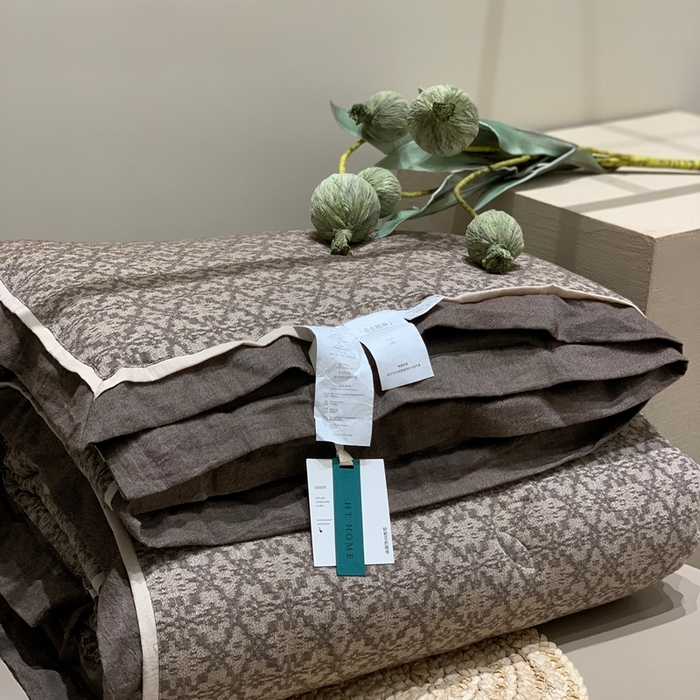 91家纺网 家纺一手货源 找家纺 汇庭 2025秋冬新款·色织大提花春秋被系列 莫奈咖