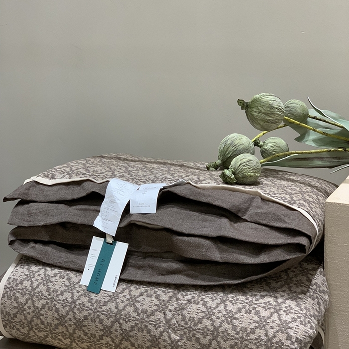 91家纺网 家纺一手货源 找家纺 汇庭 2025秋冬新款·色织大提花春秋被系列 莫奈咖