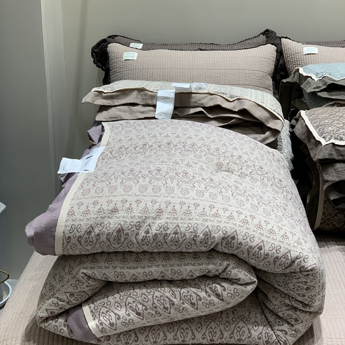 91家纺网 家纺一手货源 找家纺 汇庭 2025秋冬新款·色织大提花春秋被系列 组合