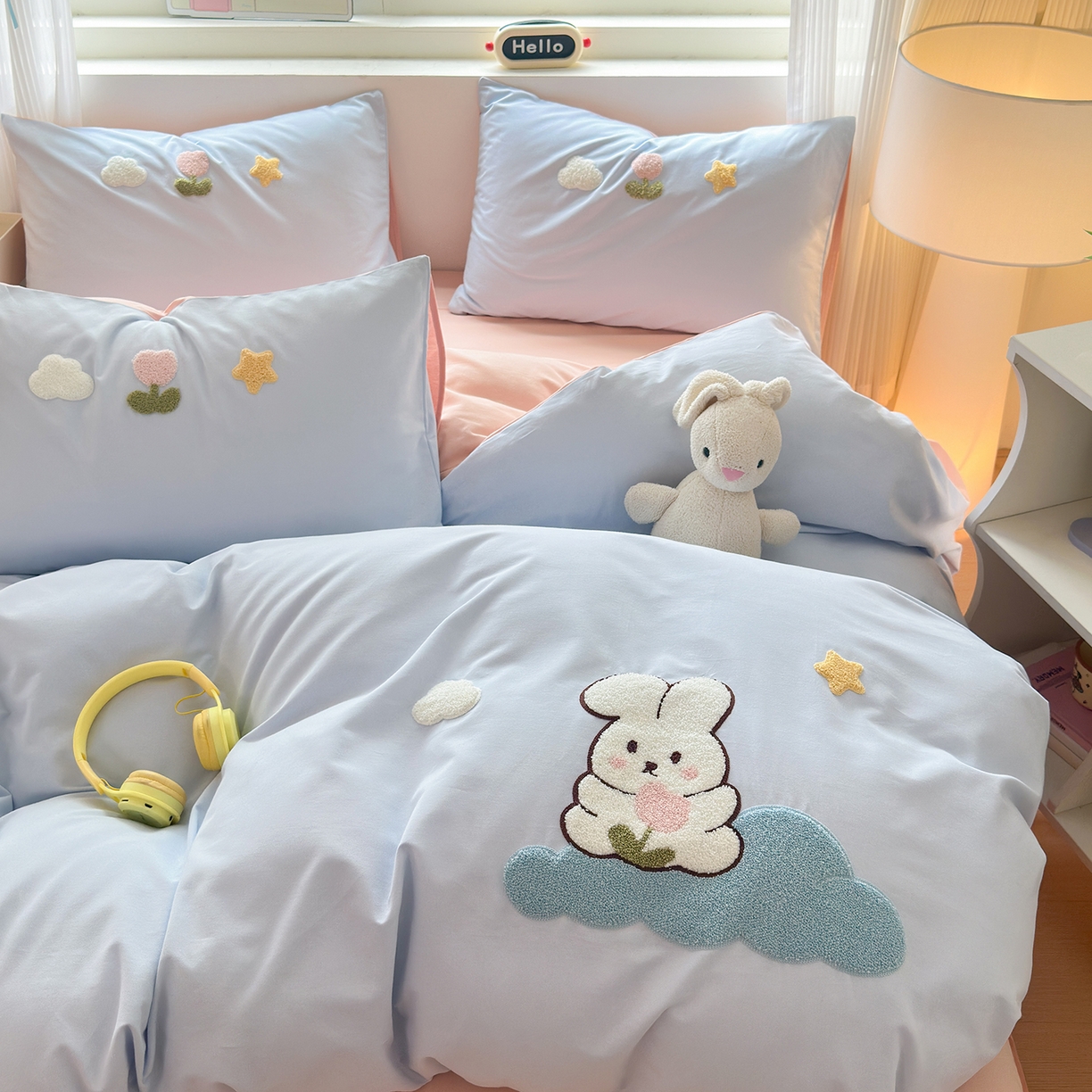 91家纺网 家纺一手货源 找家纺 锦觅 2025秋冬新款A类纯色小清新全棉磨毛绣花保暖四件套-第二批 可爱小兔