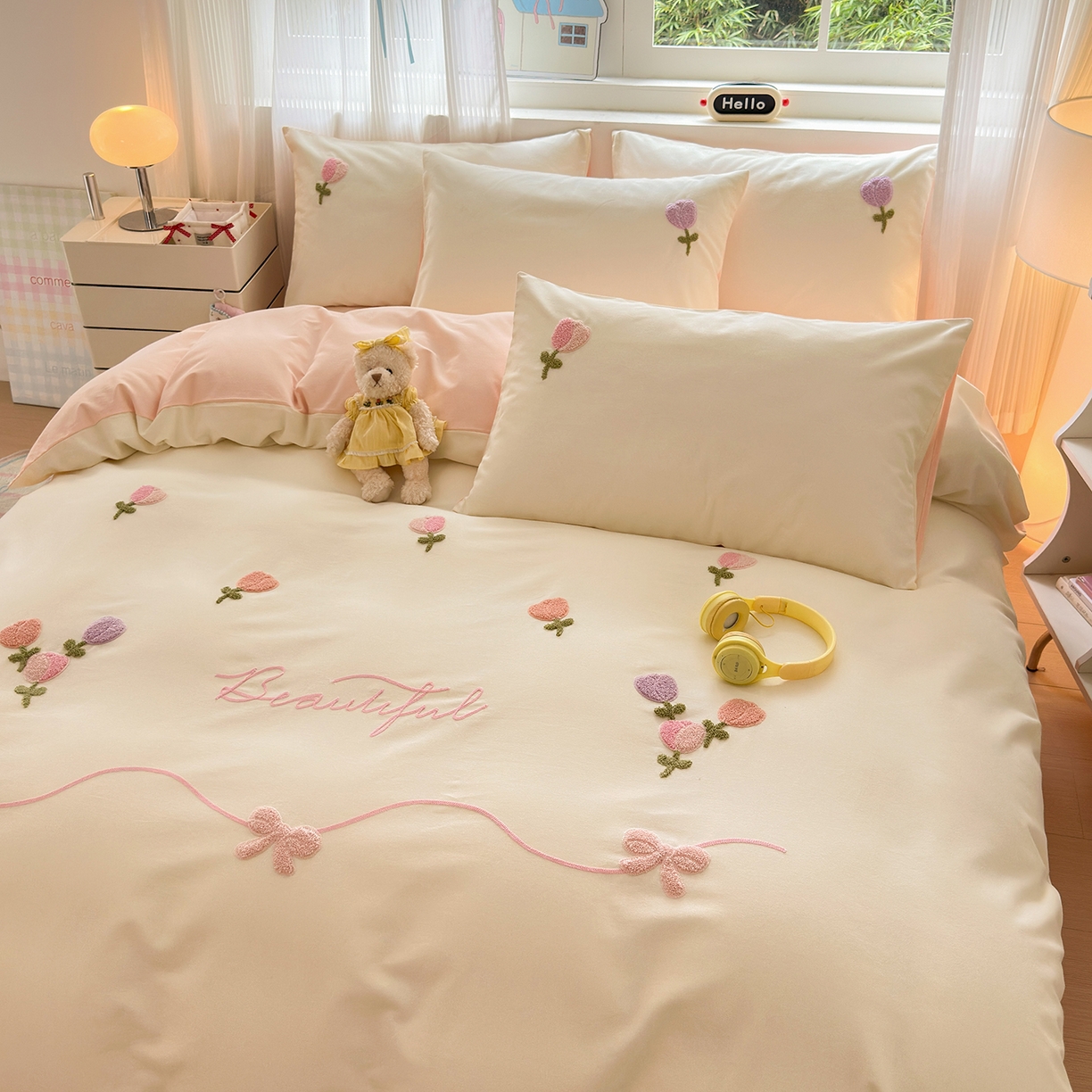 91家纺网 家纺一手货源 找家纺 锦觅 2025秋冬新款A类纯色小清新全棉磨毛绣花保暖四件套-第二批 繁花似锦（米粉）