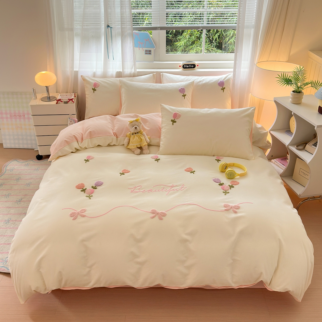 91家纺网 家纺一手货源 找家纺 锦觅 2025秋冬新款A类纯色小清新全棉磨毛绣花保暖四件套-第二批 繁花似锦（米粉）