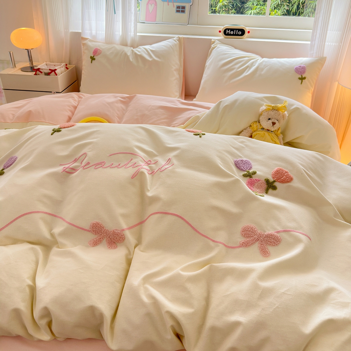 91家纺网 家纺一手货源 找家纺 锦觅 2025秋冬新款A类纯色小清新全棉磨毛绣花保暖四件套-第二批 繁花似锦（米粉）