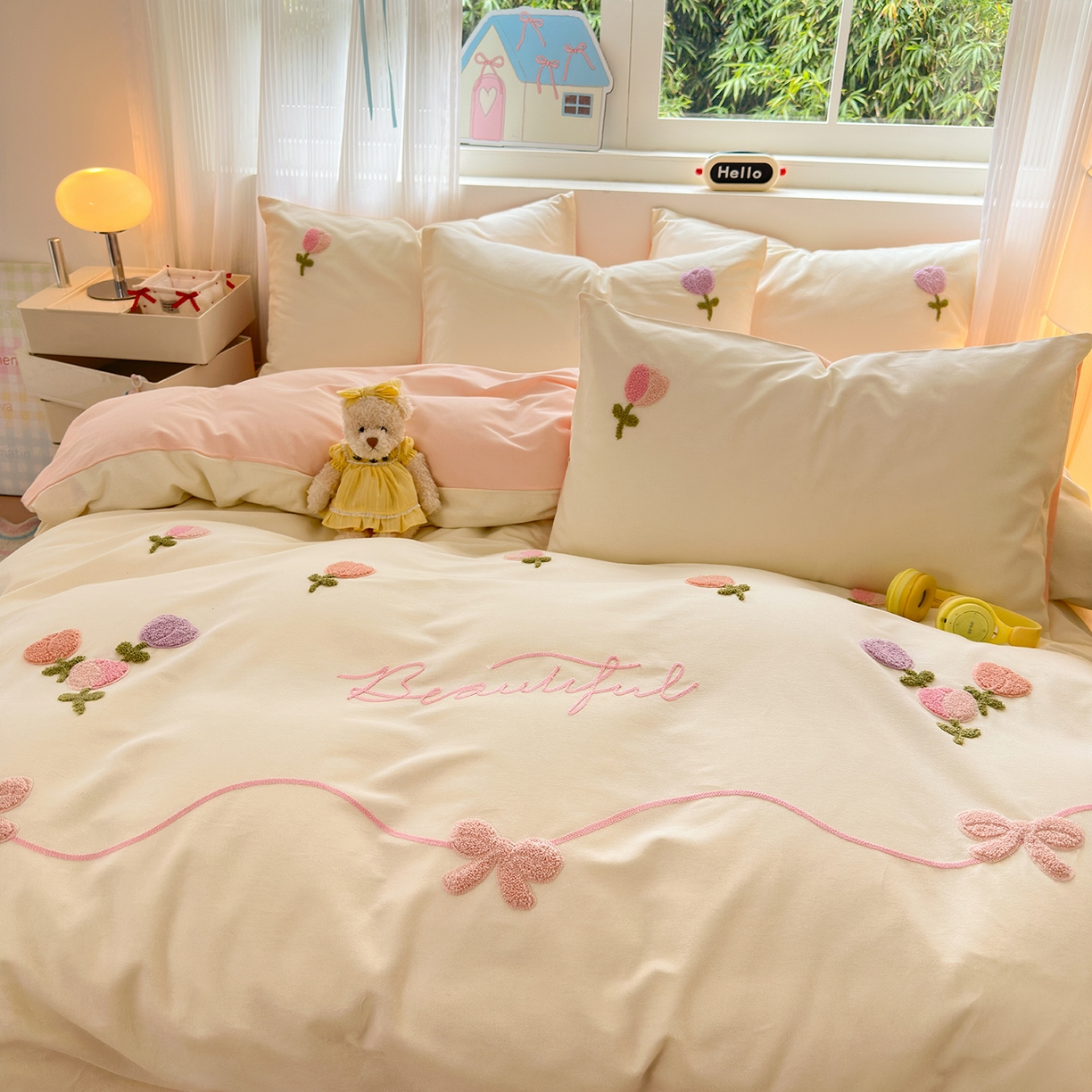 91家纺网 家纺一手货源 找家纺 锦觅 2025秋冬新款A类纯色小清新全棉磨毛绣花保暖四件套-第二批 繁花似锦（米粉）