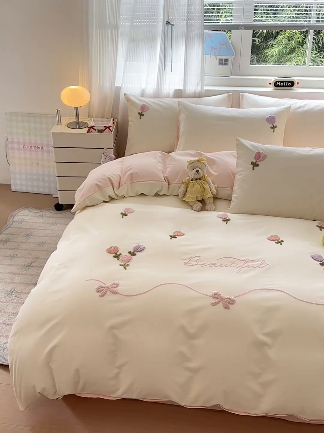 91家纺网 家纺一手货源 找家纺 锦觅 2025秋冬新款A类纯色小清新全棉磨毛绣花保暖四件套-第二批 繁花似锦（米粉）