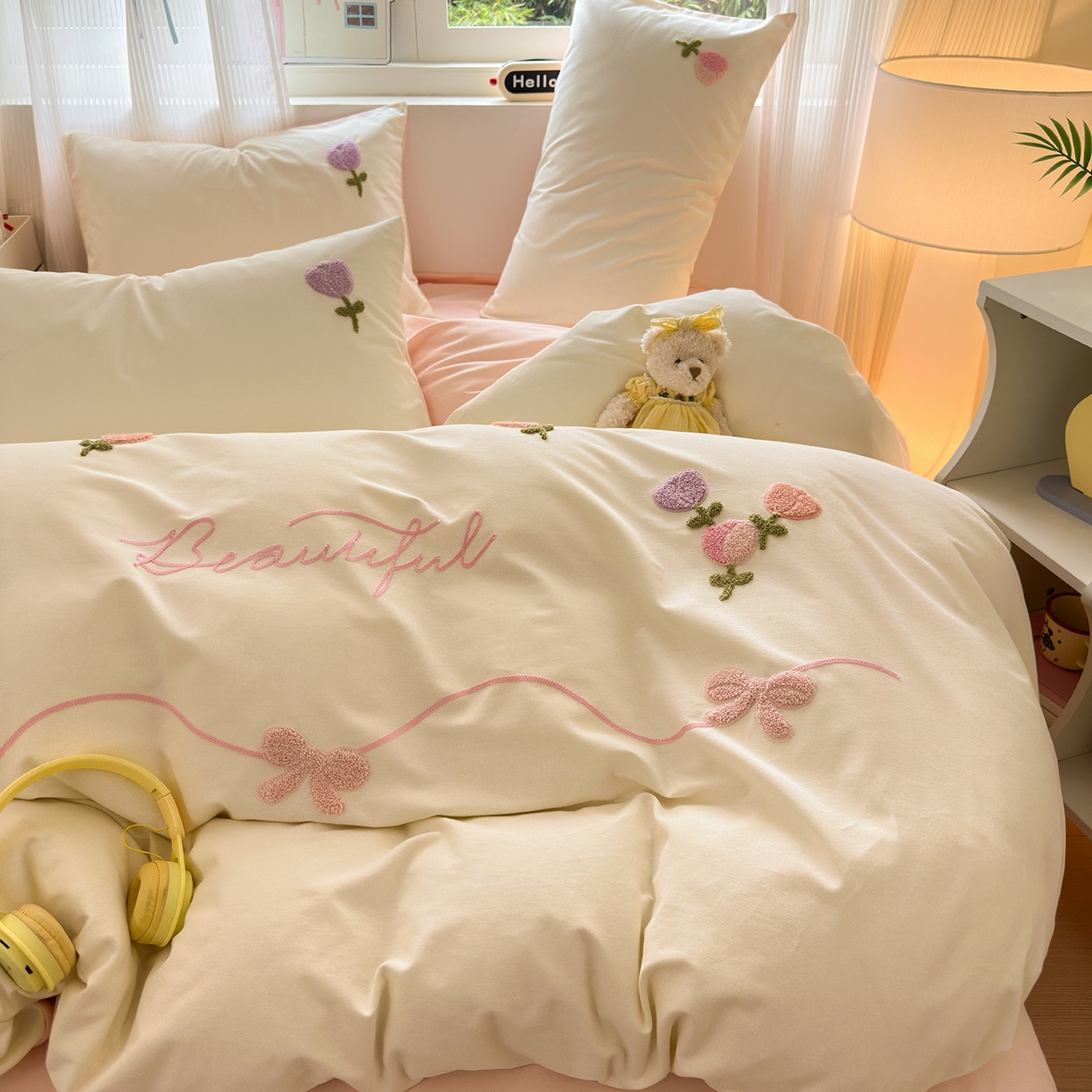 91家纺网 家纺一手货源 找家纺 锦觅 2025秋冬新款A类纯色小清新全棉磨毛绣花保暖四件套-第二批 繁花似锦（米粉）