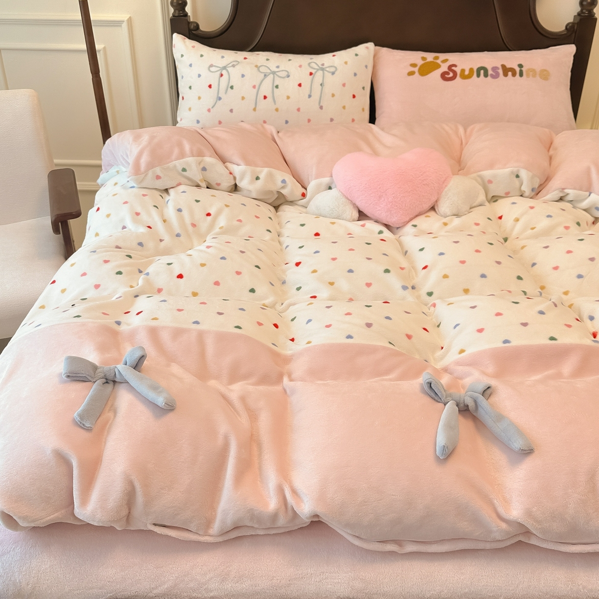 91家纺网 家纺一手货源 找家纺 （总）子钦家纺 2025秋冬新款复古宫廷风加厚牛奶绒蝴蝶结款毛巾绣四件套