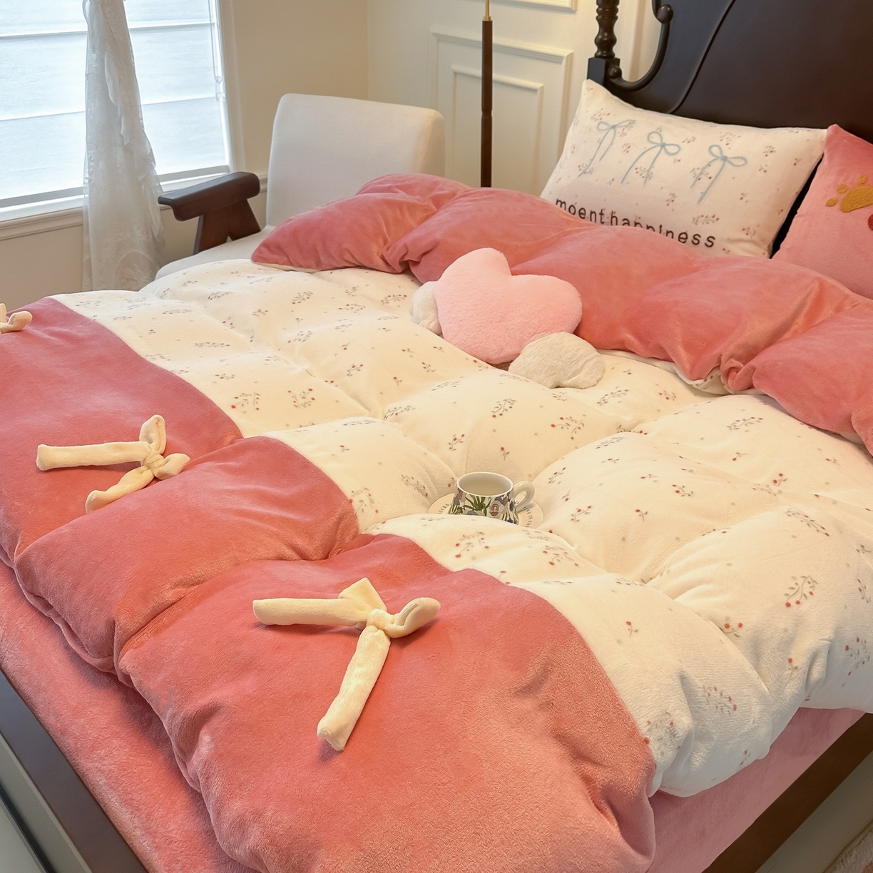 91家纺网 家纺一手货源 找家纺 子钦家纺 2025秋冬新款复古宫廷风加厚牛奶绒蝴蝶结款毛巾绣四件套 复古宫廷风-小花园