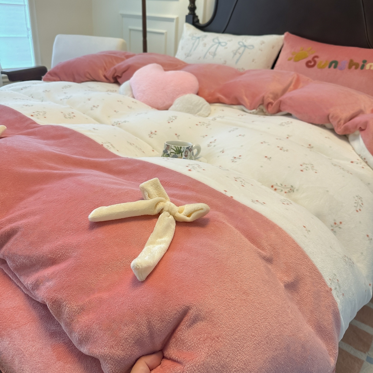 91家纺网 家纺一手货源 找家纺 子钦家纺 2025秋冬新款复古宫廷风加厚牛奶绒蝴蝶结款毛巾绣四件套 复古宫廷风-小花园