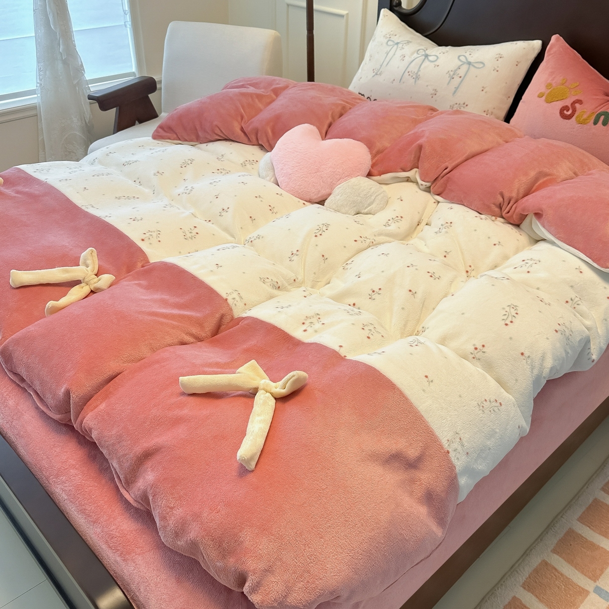 91家纺网 家纺一手货源 找家纺 子钦家纺 2025秋冬新款复古宫廷风加厚牛奶绒蝴蝶结款毛巾绣四件套 复古宫廷风-小花园