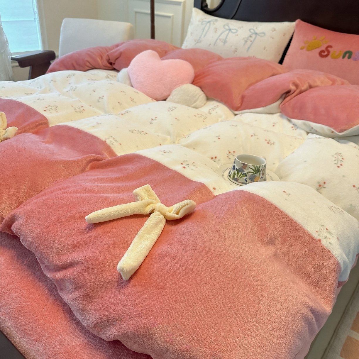 91家纺网 家纺一手货源 找家纺 子钦家纺 2025秋冬新款复古宫廷风加厚牛奶绒蝴蝶结款毛巾绣四件套 复古宫廷风-小花园