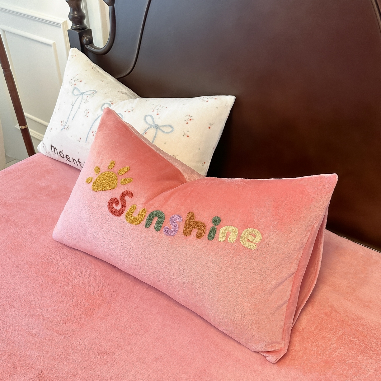 91家纺网 家纺一手货源 找家纺 子钦家纺 2025秋冬新款复古宫廷风加厚牛奶绒蝴蝶结款毛巾绣四件套 复古宫廷风-小花园