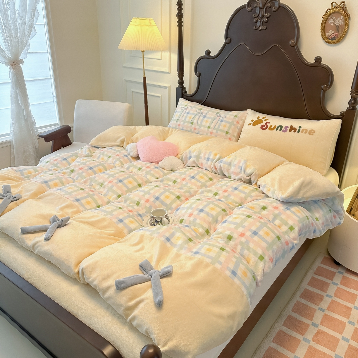 91家纺网 家纺一手货源 找家纺 子钦家纺 2025秋冬新款复古宫廷风加厚牛奶绒蝴蝶结款毛巾绣四件套 复古宫廷风-七彩格