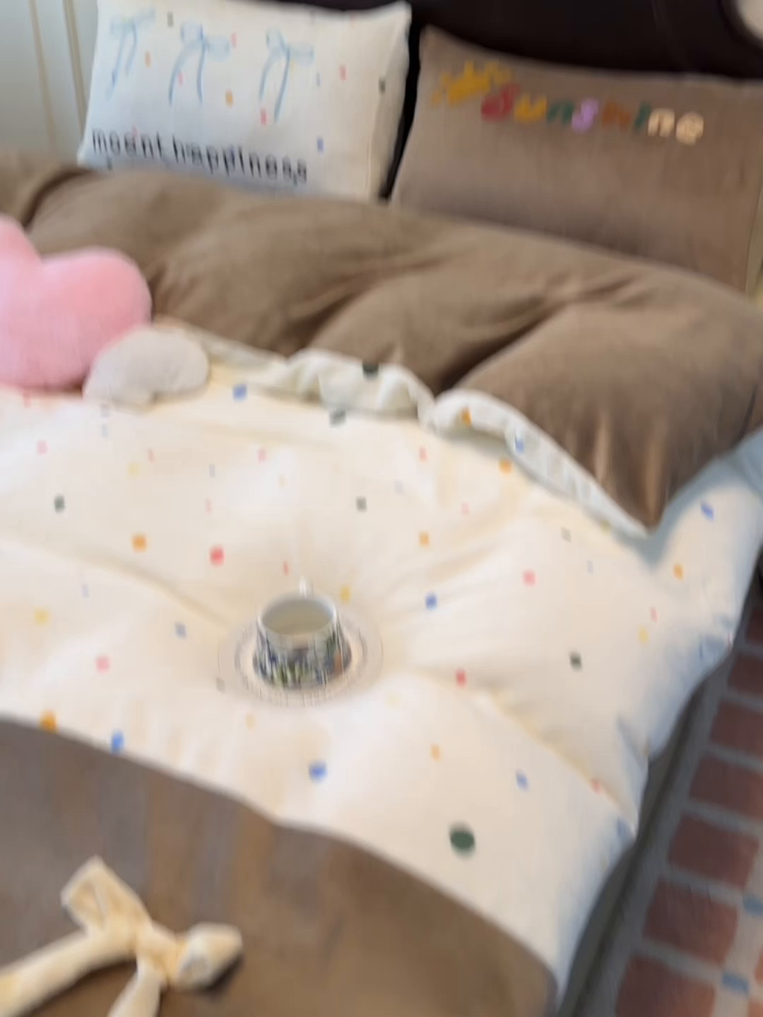 91家纺网 家纺一手货源 找家纺 子钦家纺 2025秋冬新款复古宫廷风加厚牛奶绒蝴蝶结款毛巾绣四件套 复古宫廷风-七彩波点