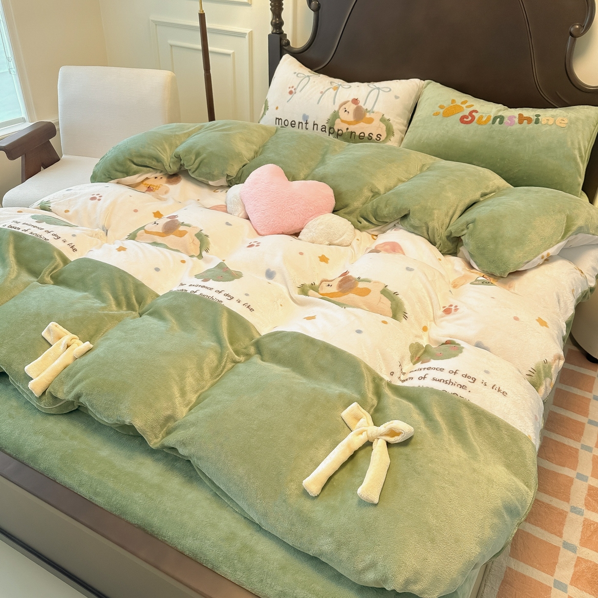 91家纺网 家纺一手货源 找家纺 子钦家纺 2025秋冬新款复古宫廷风加厚牛奶绒蝴蝶结款毛巾绣四件套 复古宫廷风-趴趴狗