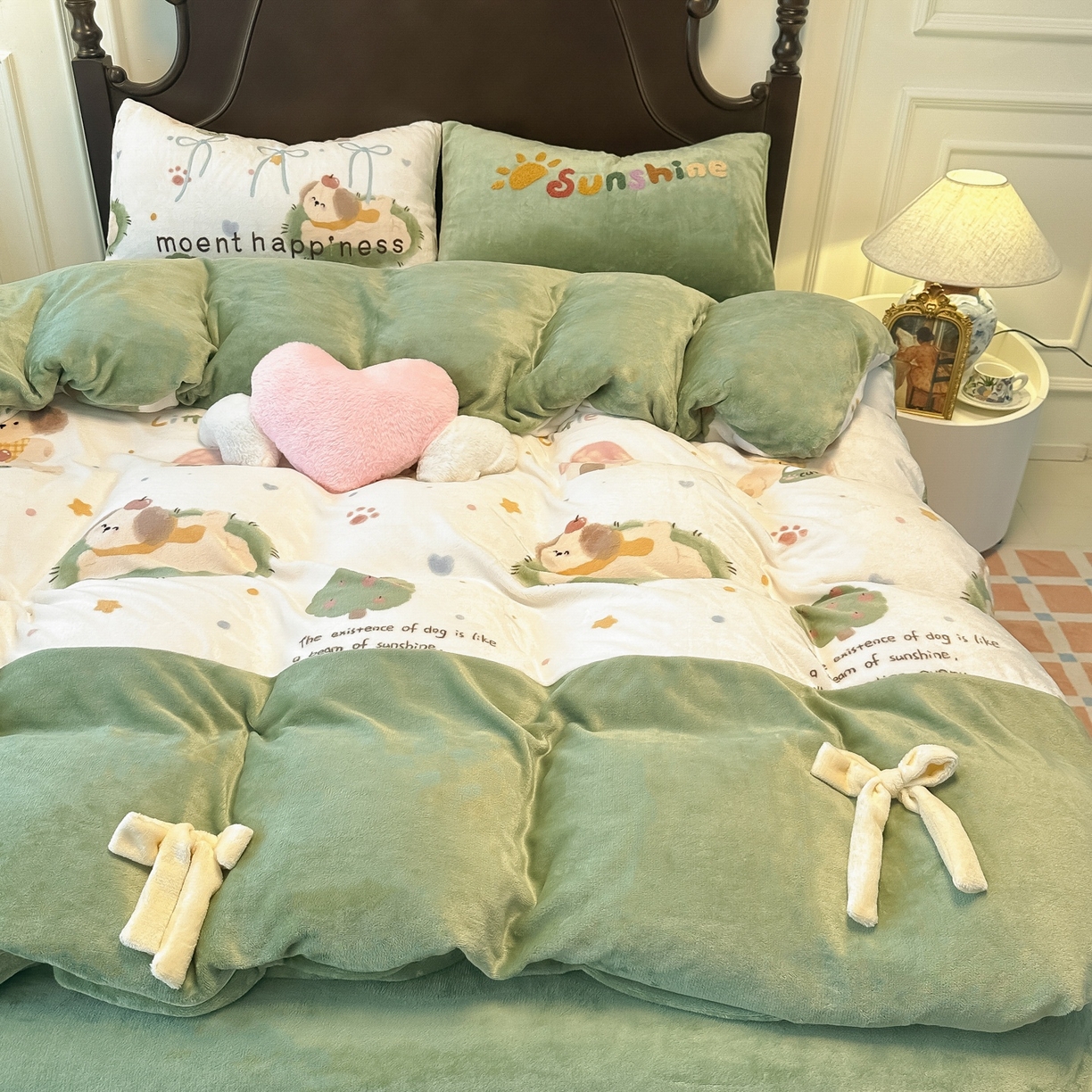 子钦家纺 2025秋冬新款复古宫廷风加厚牛奶绒蝴蝶结款毛巾绣四件套 复古宫廷风-趴趴狗