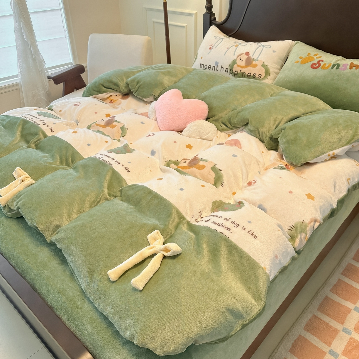 91家纺网 家纺一手货源 找家纺 子钦家纺 2025秋冬新款复古宫廷风加厚牛奶绒蝴蝶结款毛巾绣四件套 复古宫廷风-趴趴狗