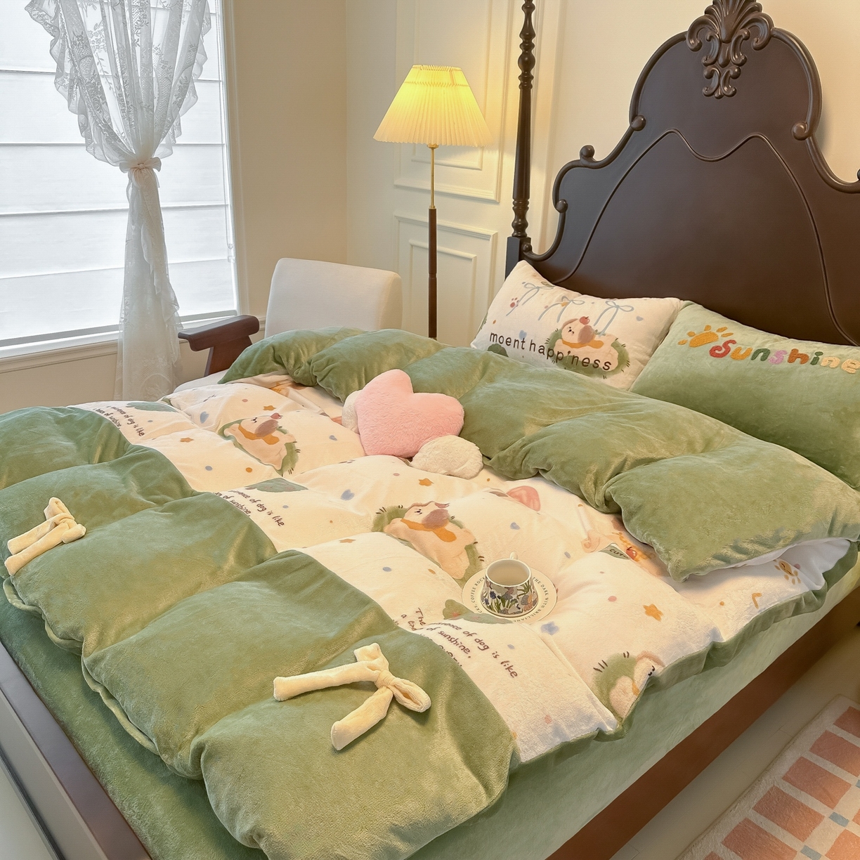 91家纺网 家纺一手货源 找家纺 子钦家纺 2025秋冬新款复古宫廷风加厚牛奶绒蝴蝶结款毛巾绣四件套 复古宫廷风-趴趴狗