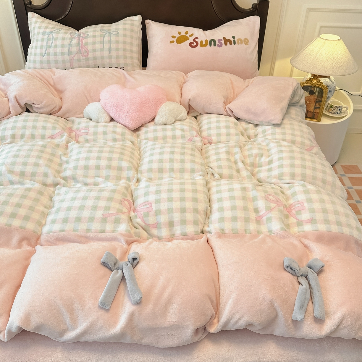 子钦家纺 2025秋冬新款复古宫廷风加厚牛奶绒蝴蝶结款毛巾绣四件套 复古宫廷风-蝴蝶结格子