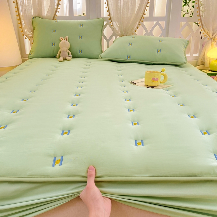 91家纺网 家纺一手货源 找家纺 安逸恋 2025新款简约新疆棉花单床笠床笠单件单品床笠 果绿